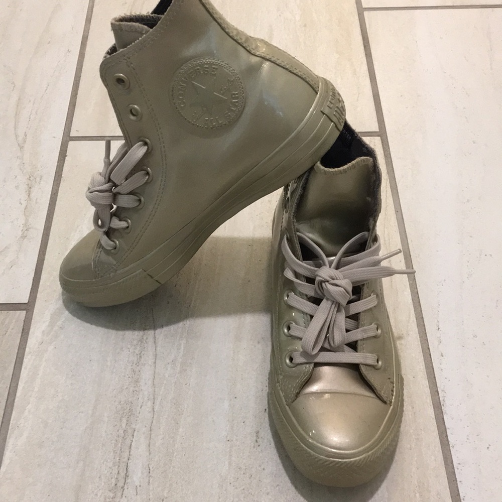 High-top Converse